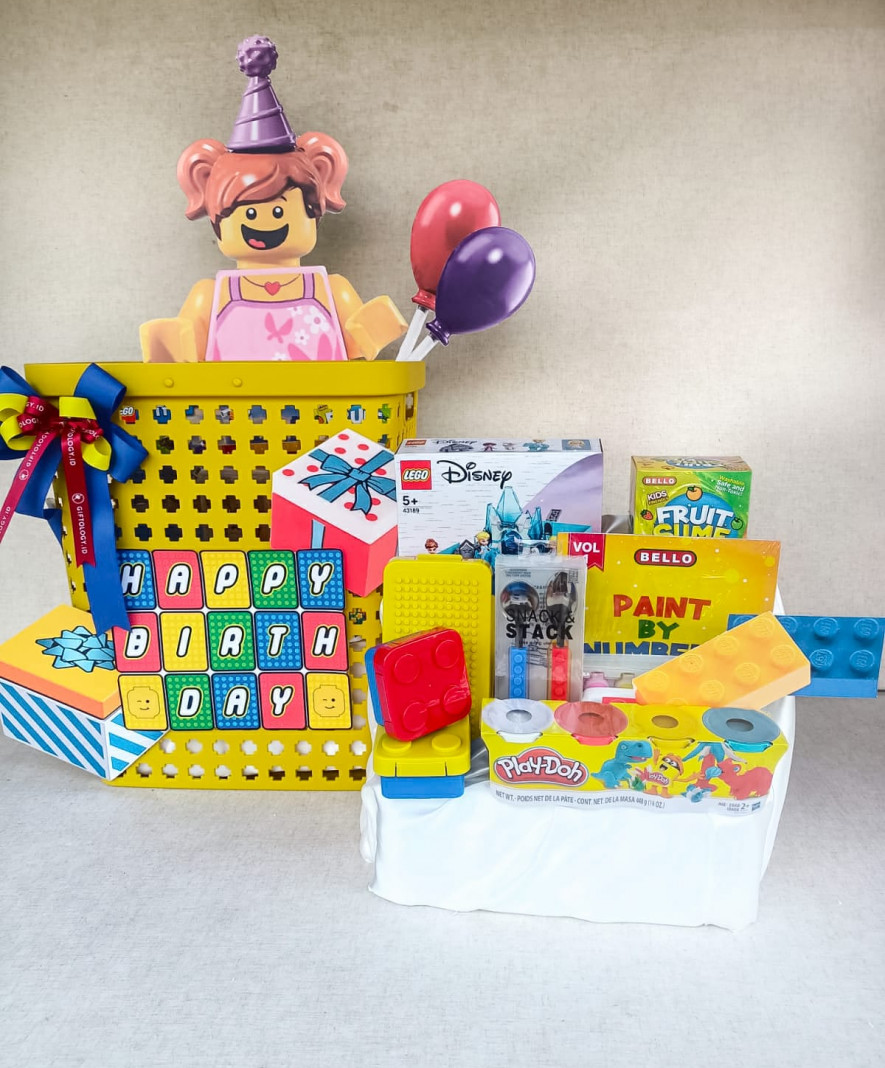 Lego Basket Girl Giftology
